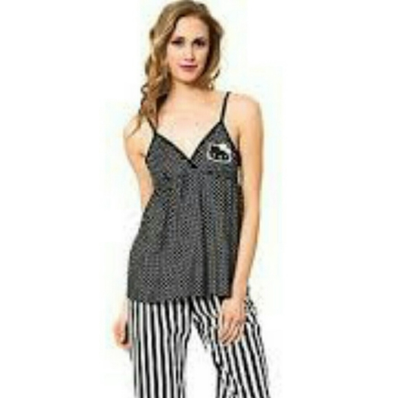 Bnwt Sanrio Hello kitty pajama set - Picture 2 of 2